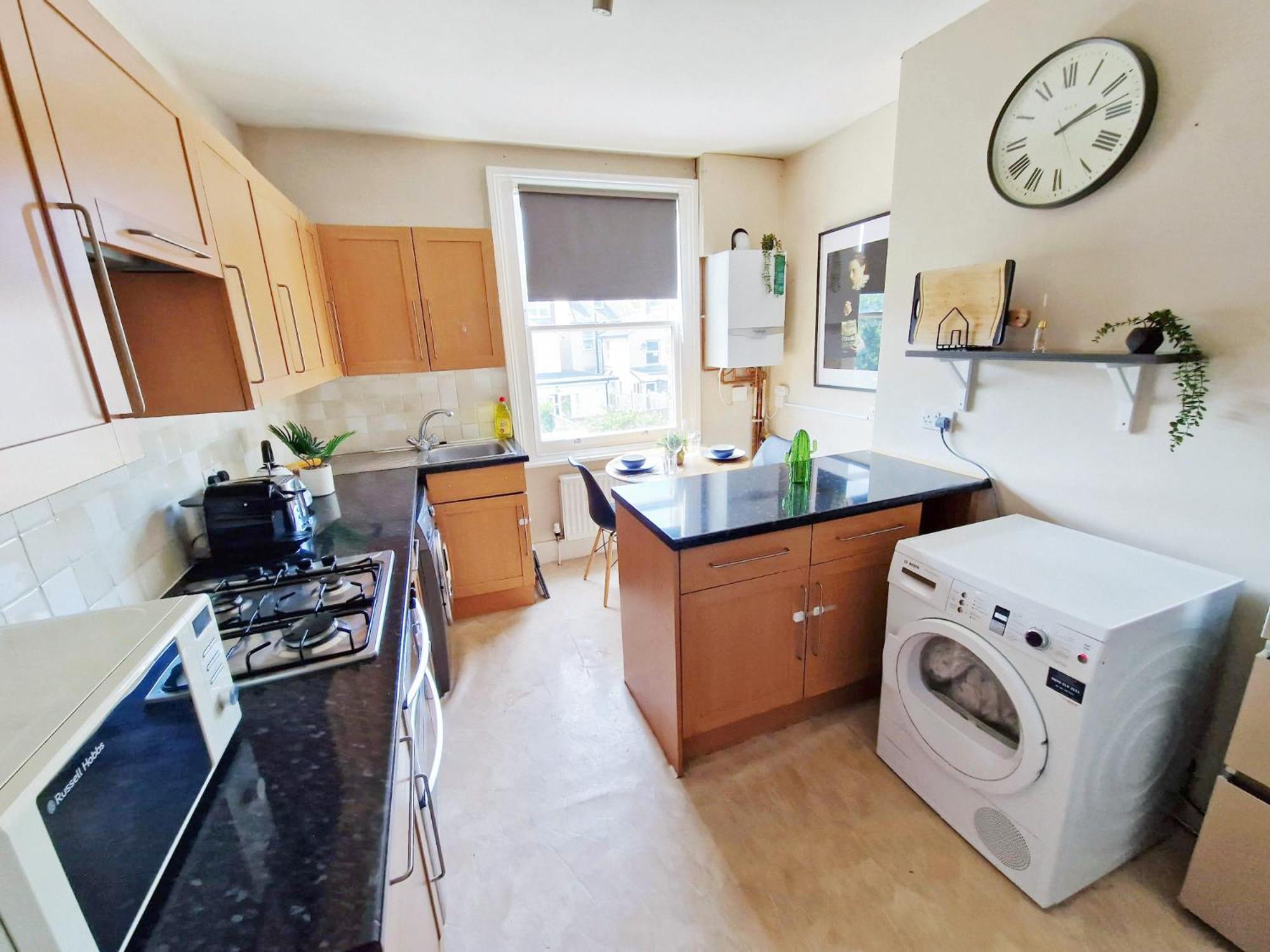 Stylish 1-bed Flat In Willesden With Private Patio Londen