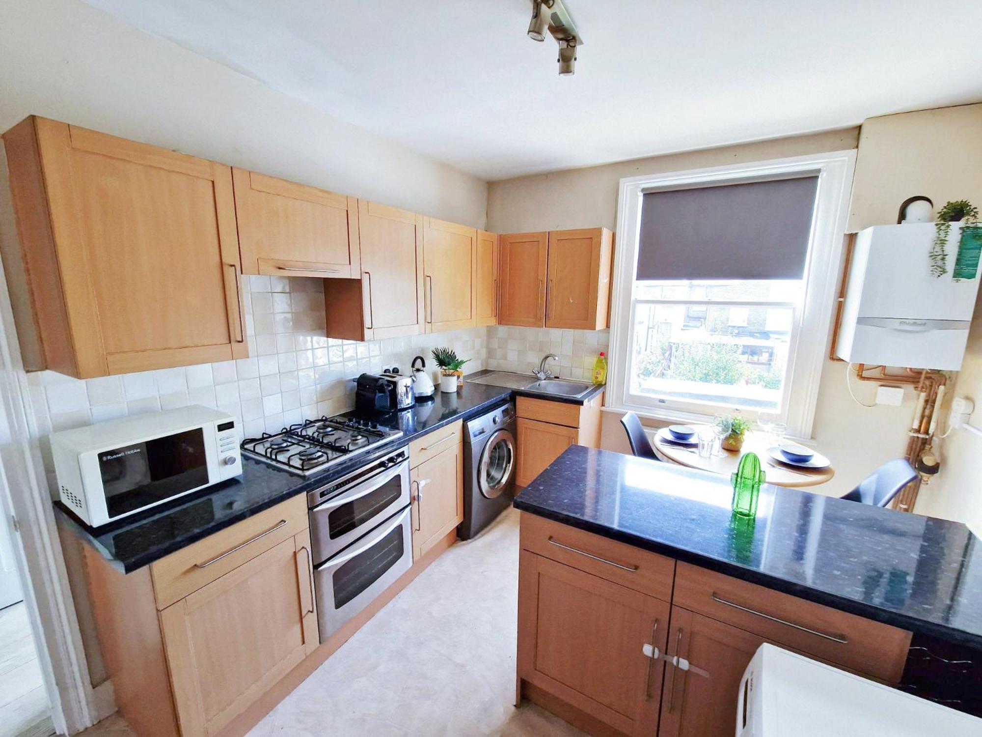 Stylish 1-bed Flat In Willesden With Private Patio Appartement